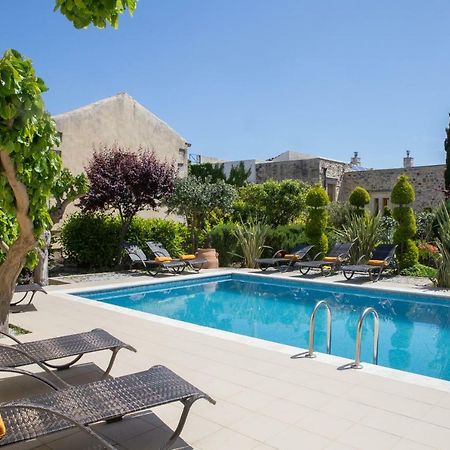 Arcus Suites Aryiroúpolis Esterno foto