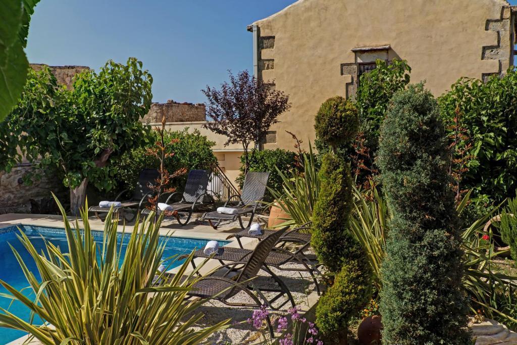 Arcus Suites Aryiroúpolis Esterno foto