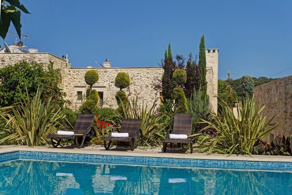 Arcus Suites Aryiroúpolis Esterno foto