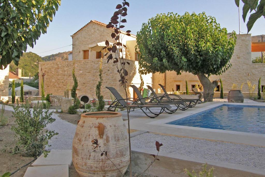 Arcus Suites Aryiroúpolis Esterno foto