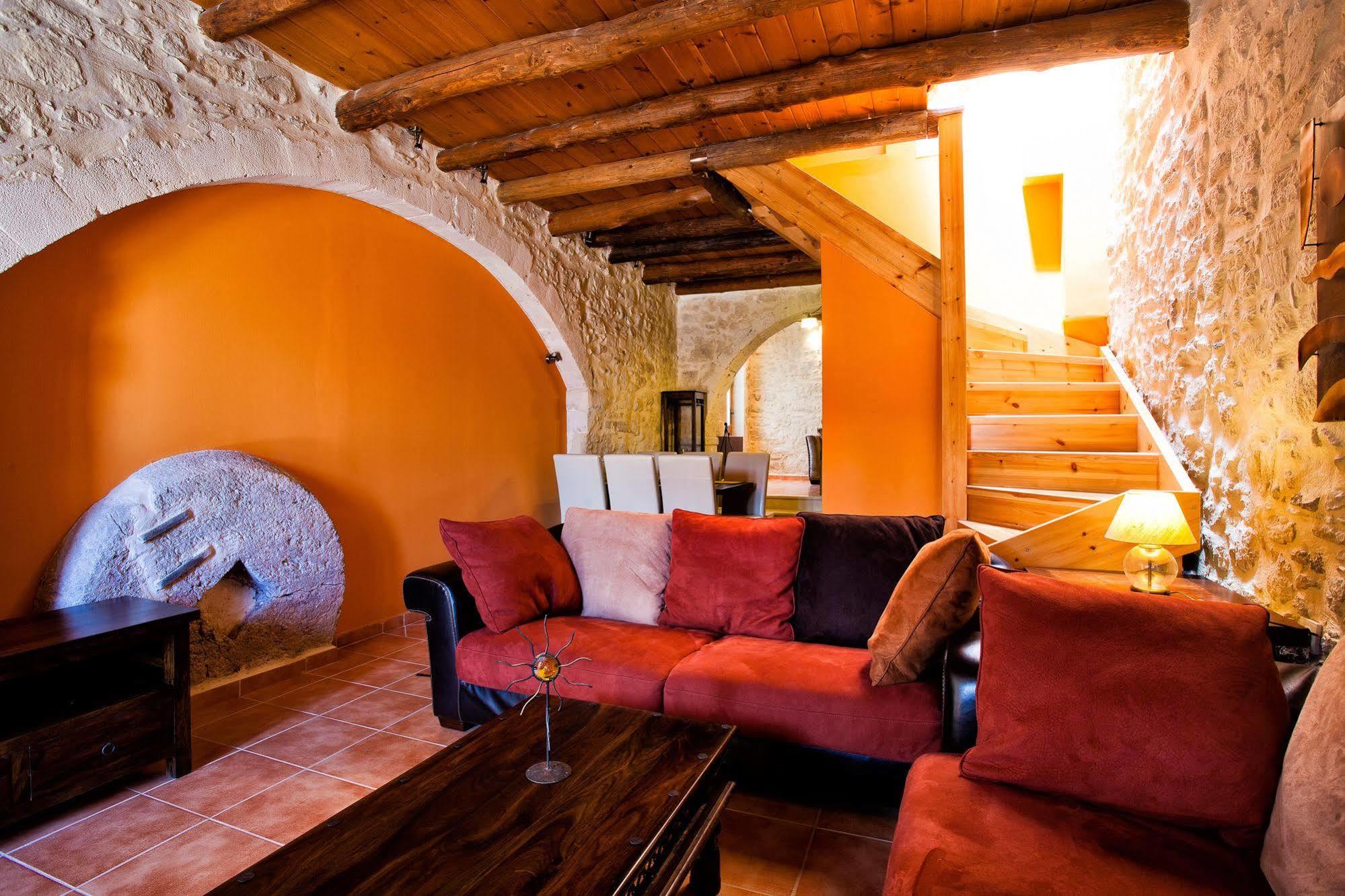 Arcus Suites Aryiroúpolis Esterno foto