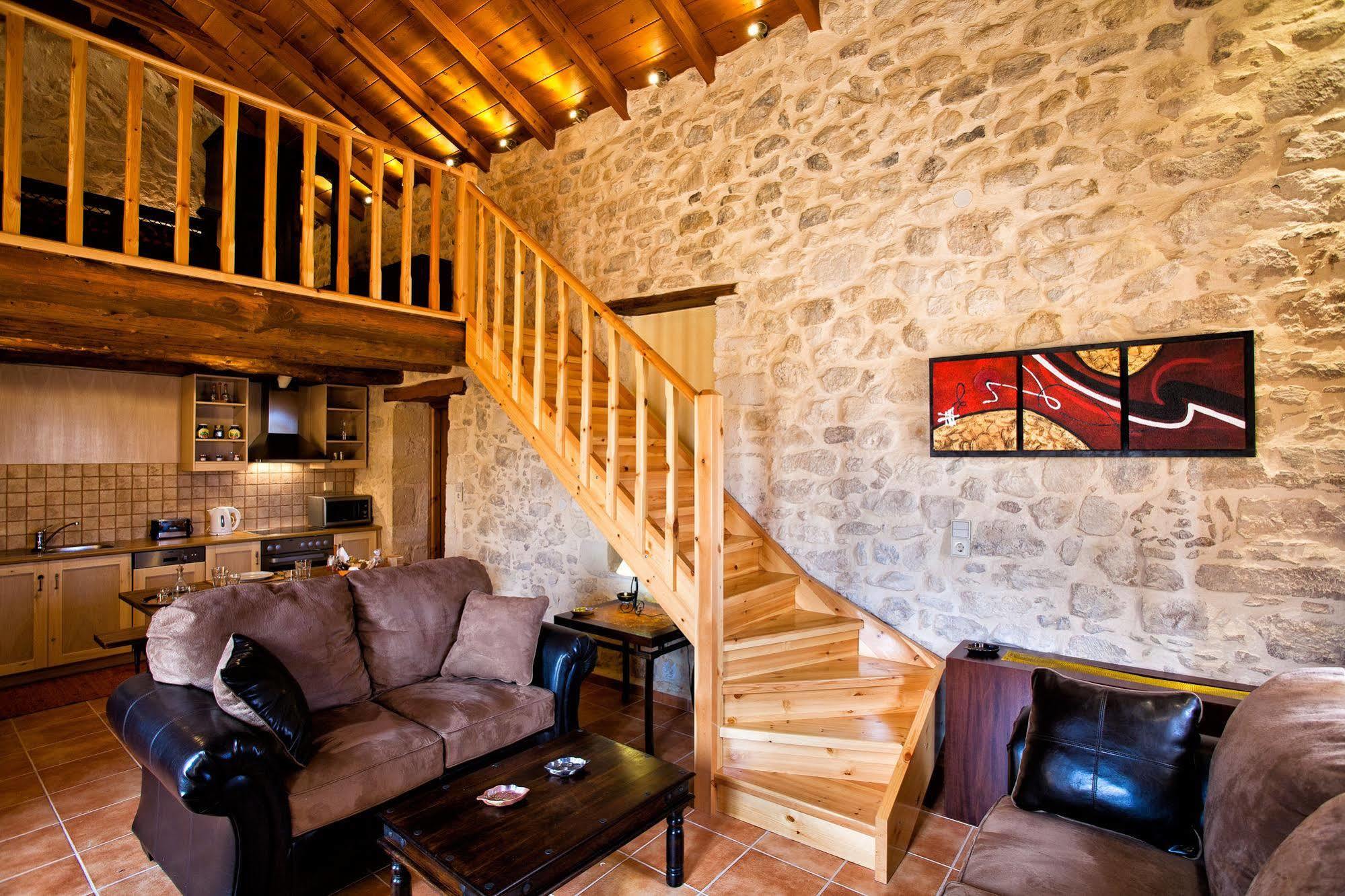 Arcus Suites Aryiroúpolis Esterno foto