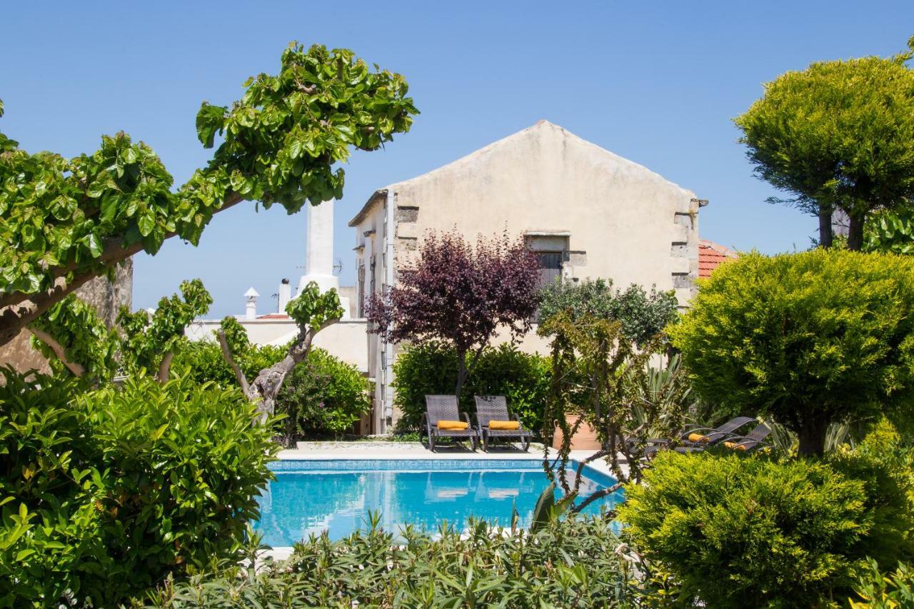 Arcus Suites Aryiroúpolis Esterno foto
