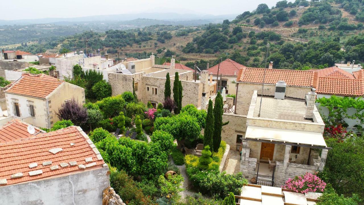 Arcus Suites Aryiroúpolis Esterno foto