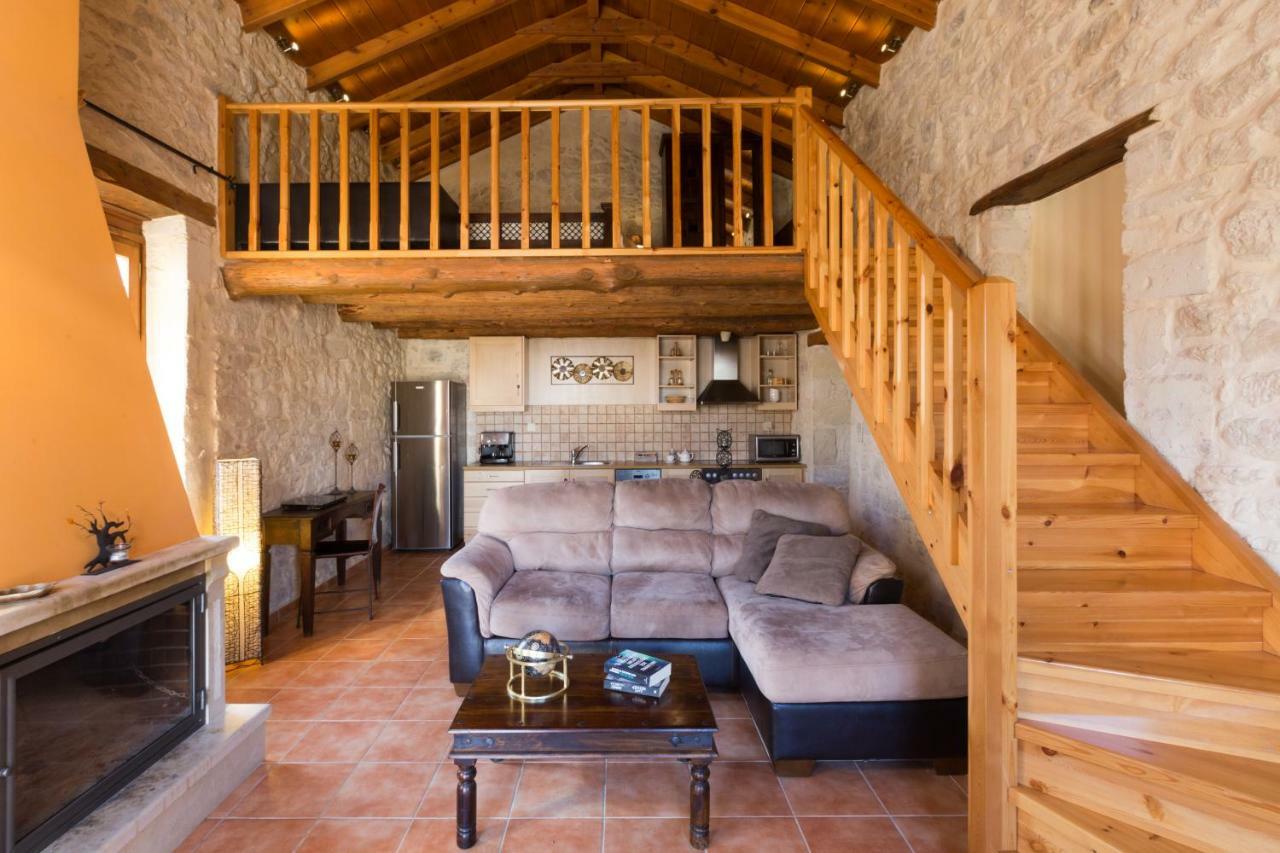 Arcus Suites Aryiroúpolis Esterno foto