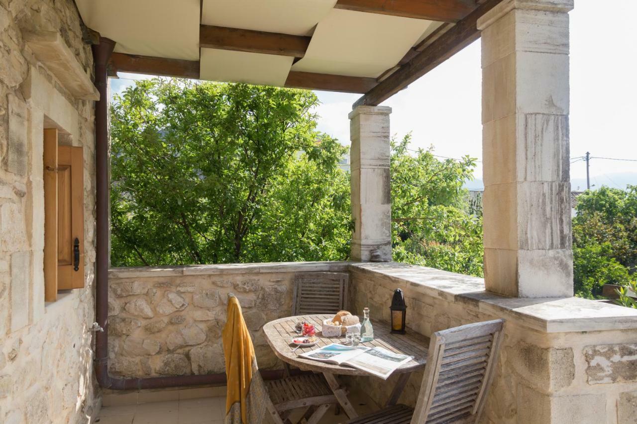 Arcus Suites Aryiroúpolis Esterno foto
