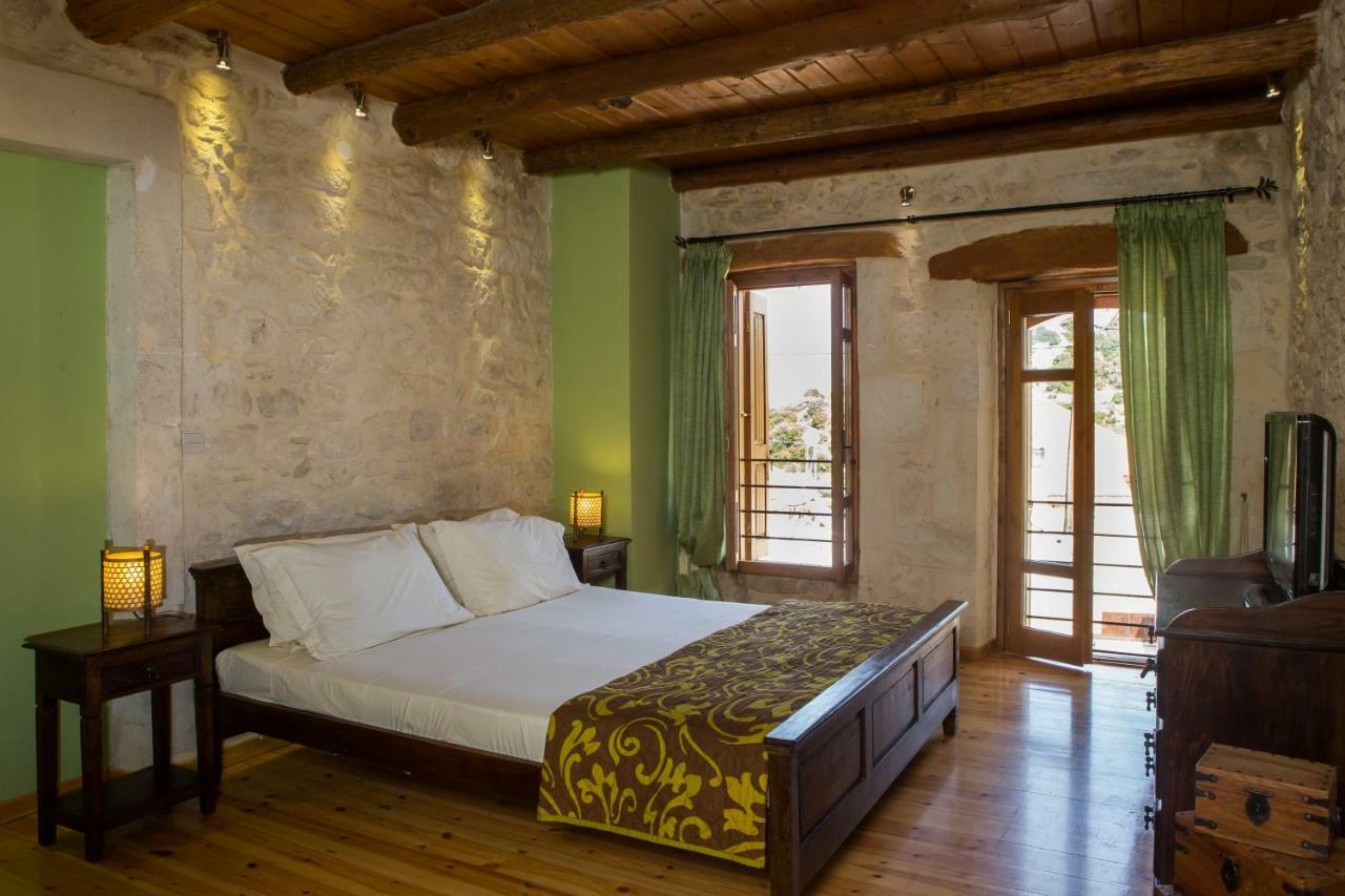 Arcus Suites Aryiroúpolis Esterno foto