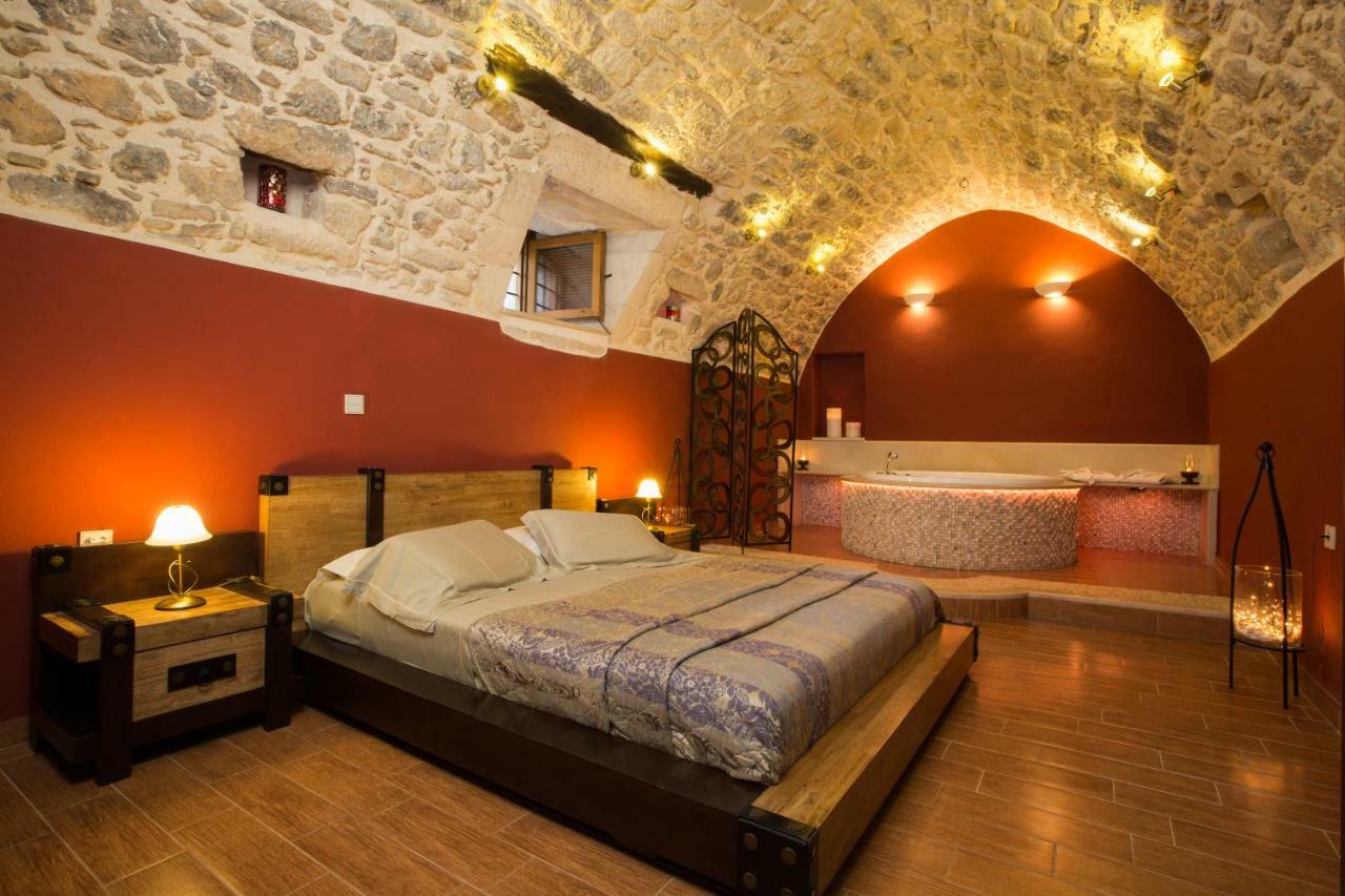 Arcus Suites Aryiroúpolis Esterno foto