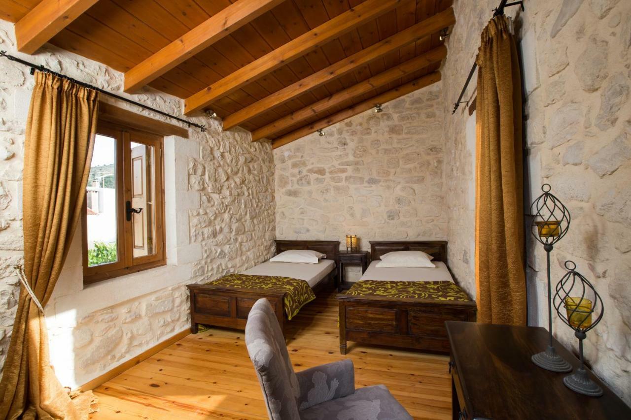 Arcus Suites Aryiroúpolis Esterno foto