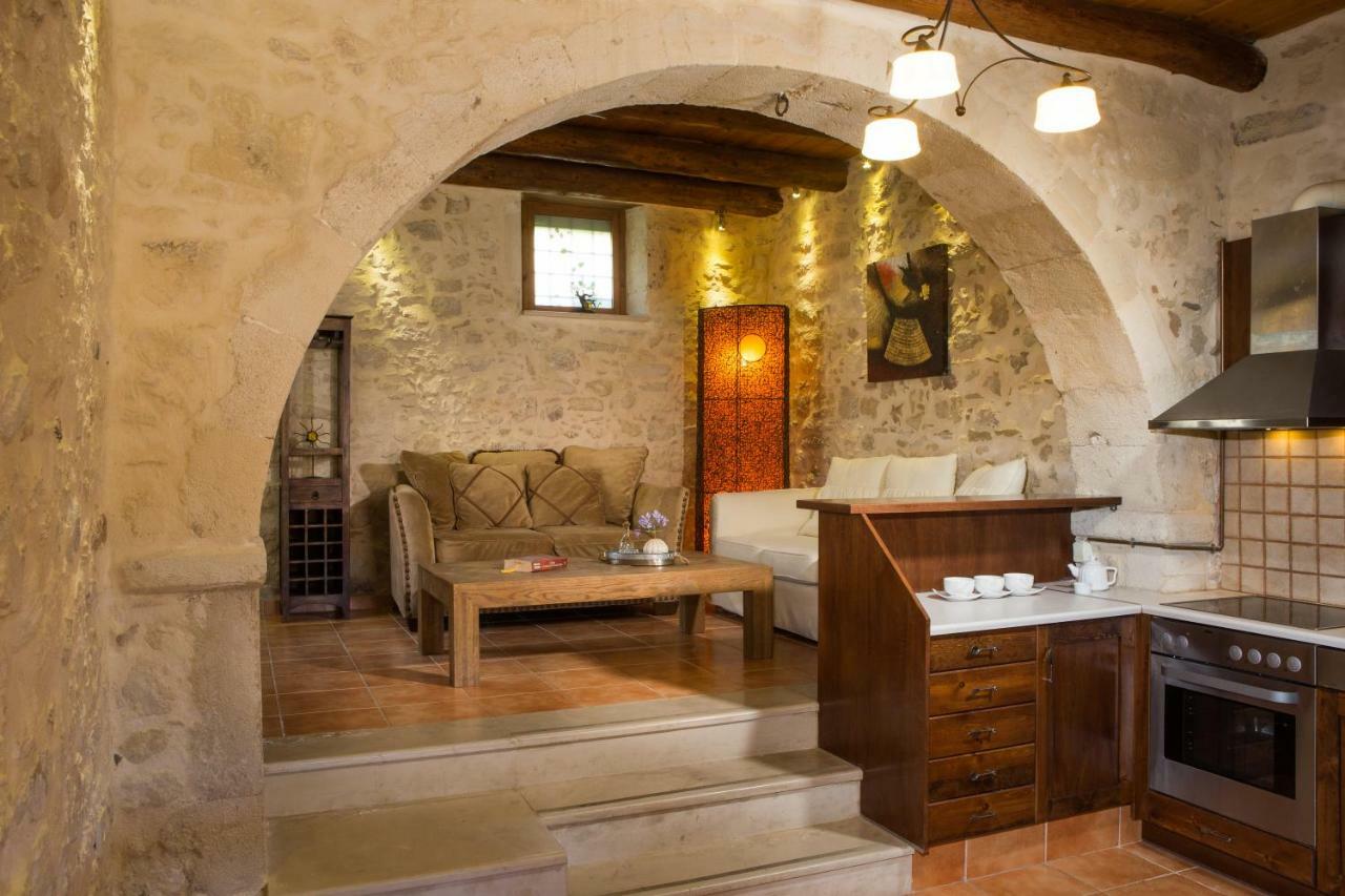 Arcus Suites Aryiroúpolis Esterno foto